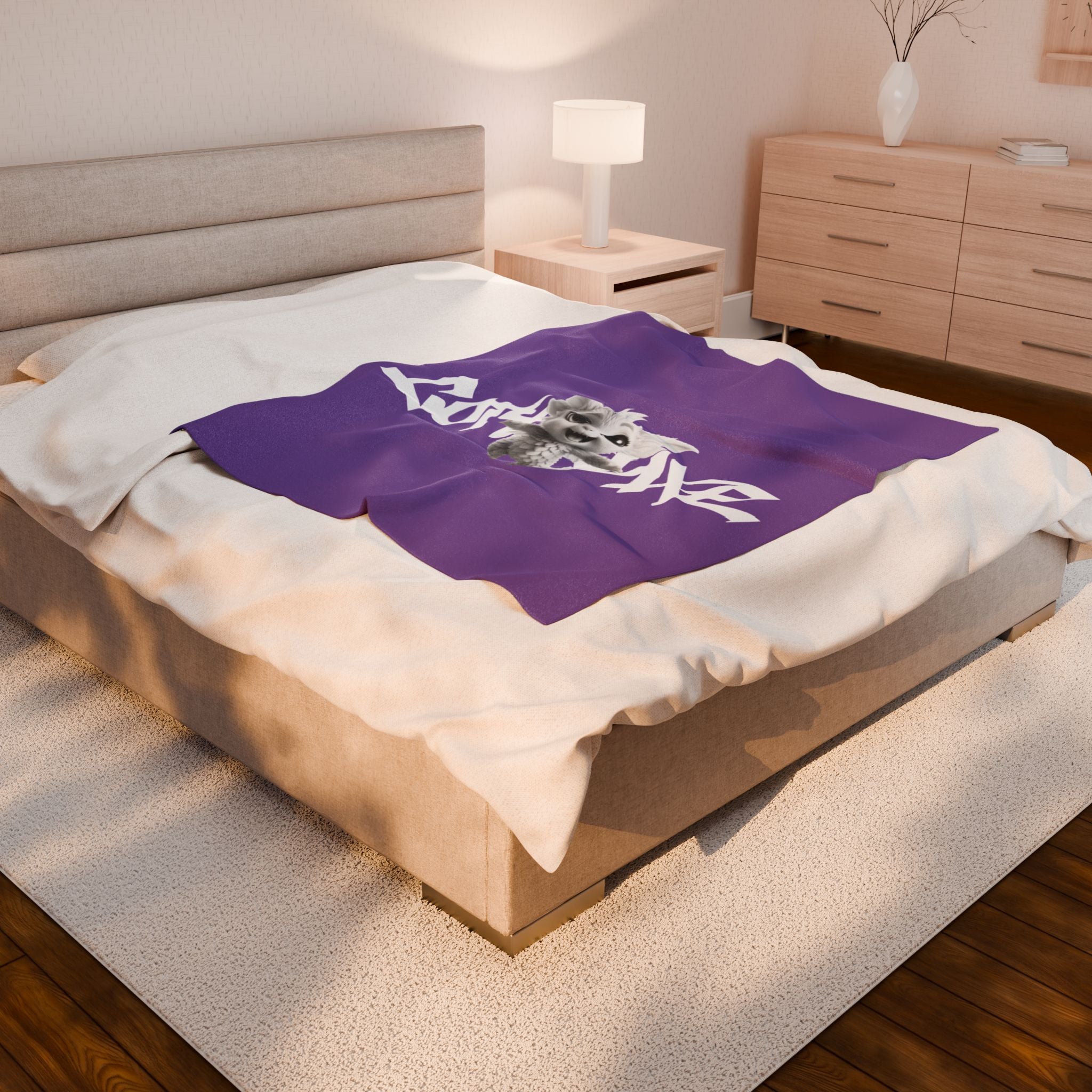 Gothique Script Logo Velveteen Plush Blanket, White Graffiti Text, logo "COTTOLUXE"